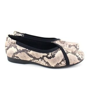 Clarks Un Darcey Ease Womens Size 9M Snake Print Leather Slip On Flats Shoes